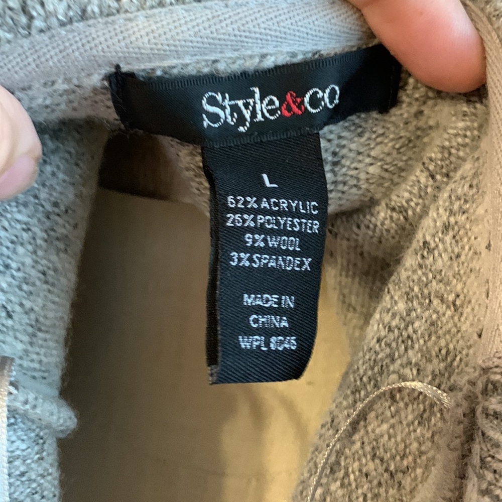 NWOT Ruffled sweater - Picture 6 of 6
